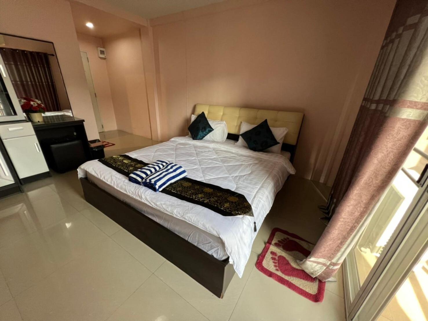 Kjs Pattaya Exterior foto