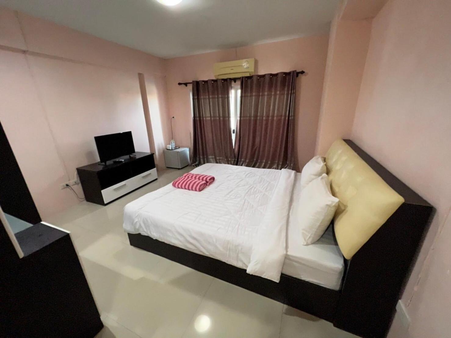 Kjs Pattaya Exterior foto