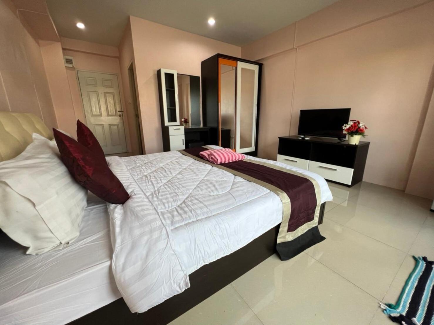 Kjs Pattaya Exterior foto