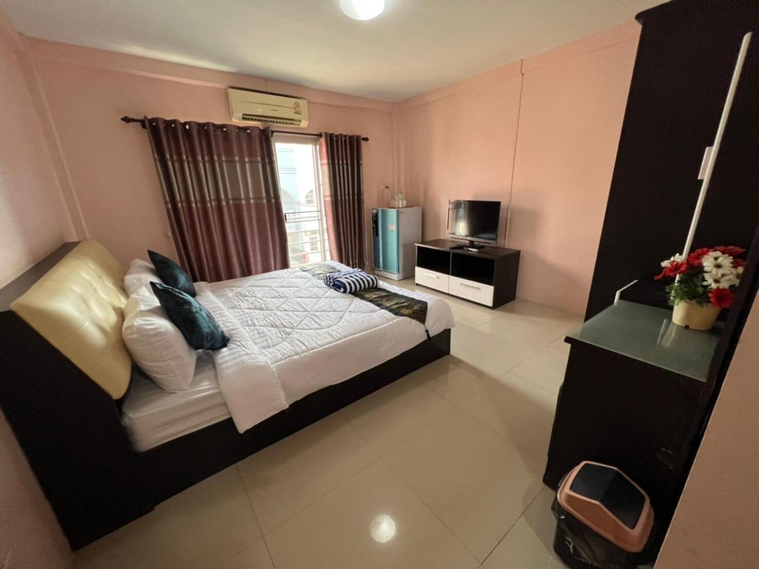 Kjs Pattaya Exterior foto